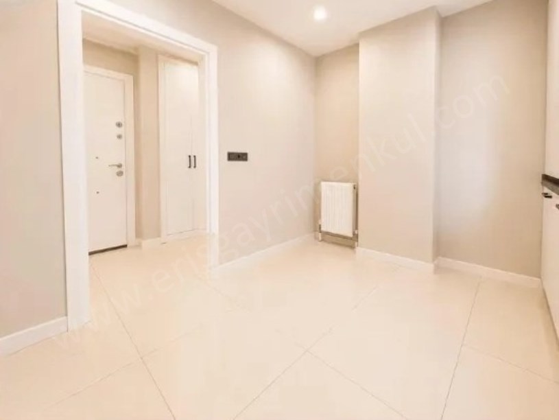 Göztepe Caddeye Yakın Balkon Ebeveyn Banyo Geniş 2+1 Fırsat Daire
