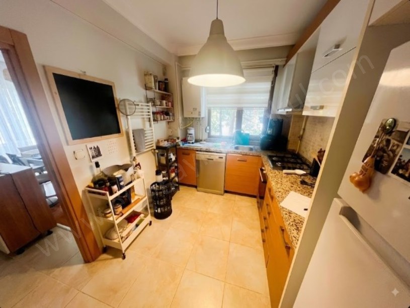 BOSTANCI DA MİNİBÜSE YAKIN 100 M2 , 2+1 , BALKONLU ÇİFT BANYOLU