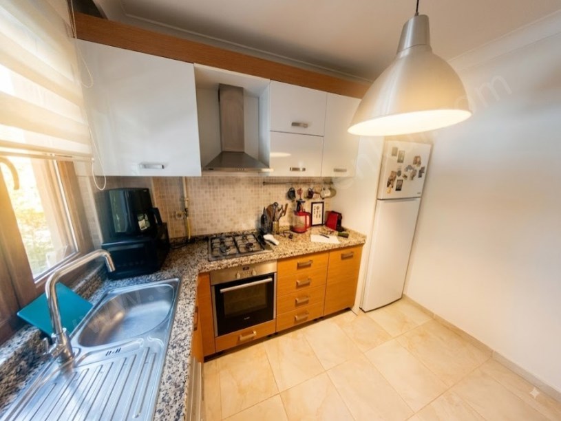 BOSTANCI DA MİNİBÜSE YAKIN 100 M2 , 2+1 , BALKONLU ÇİFT BANYOLU