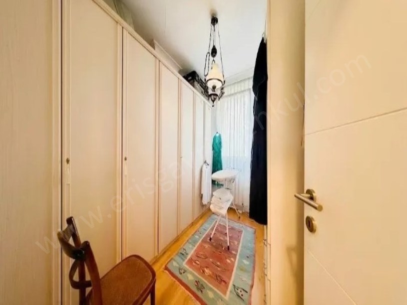ERENKÖY DİVANIN SOKAĞINDA İSKANLI VE EBV.BANYOLU 102m2 NET 3+1