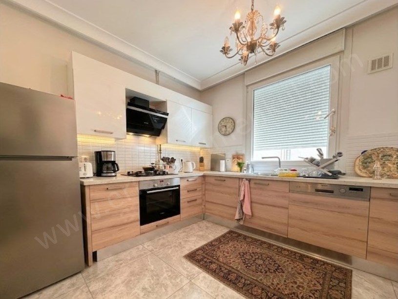 ERENKÖY DİVANIN SOKAĞINDA İSKANLI VE EBV.BANYOLU 102m2 NET 3+1