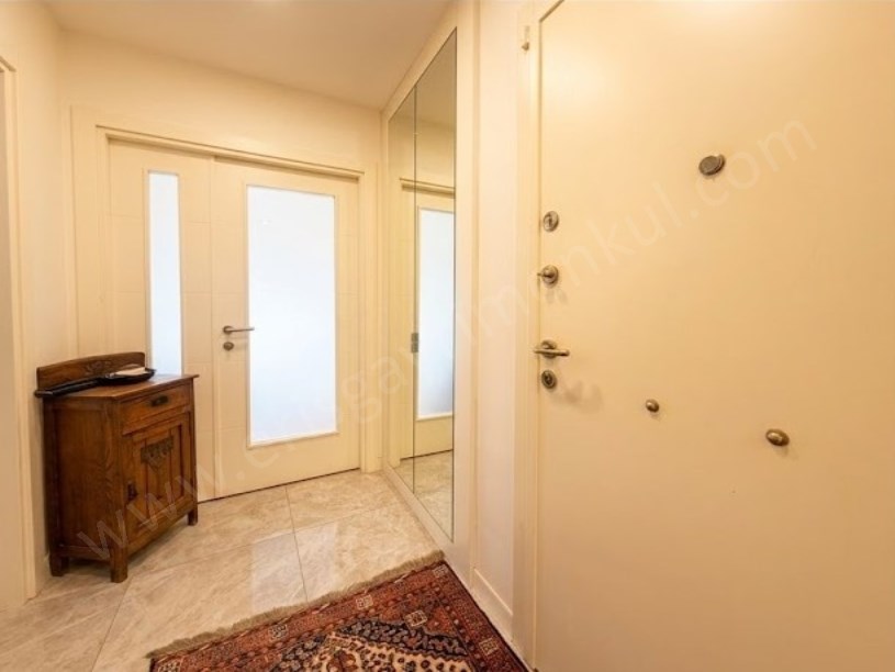 ERENKÖY DİVANIN SOKAĞINDA İSKANLI VE EBV.BANYOLU 102m2 NET 3+1