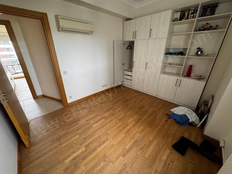 ERENKÖY ÖMERPAŞA DA 10 YILLIK HAVUZLU BİNADA 80 M2 NET 2+1 BALKONLU