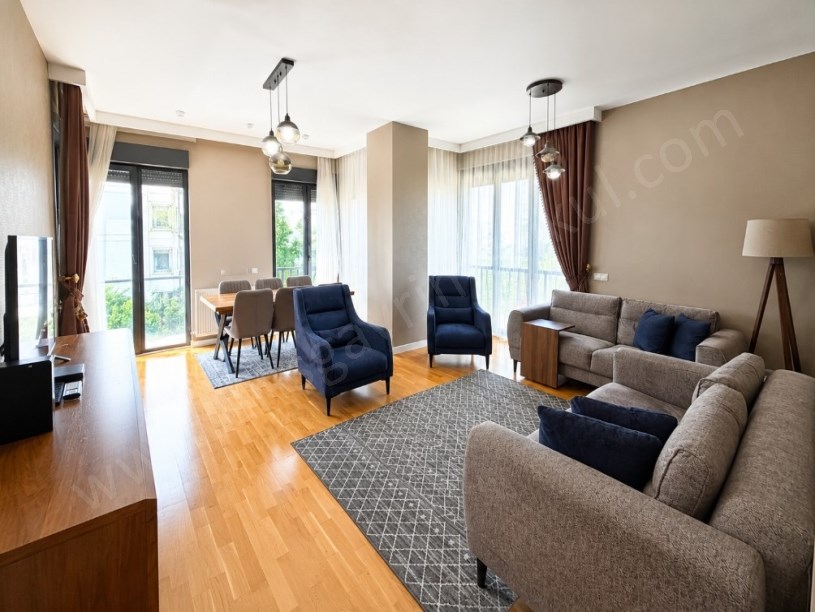 GÖZTEPE  ÖZGÜRLÜK PARKI VE MARMARAYA YAKIN 3+1 GÜNEY CEPHE BALKONLU DAİRE