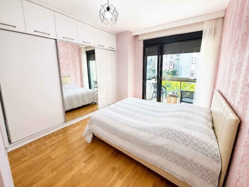 GÖZTEPE  ÖZGÜRLÜK PARKI VE MARMARAYA YAKIN 3+1 GÜNEY CEPHE BALKONLU DAİRE