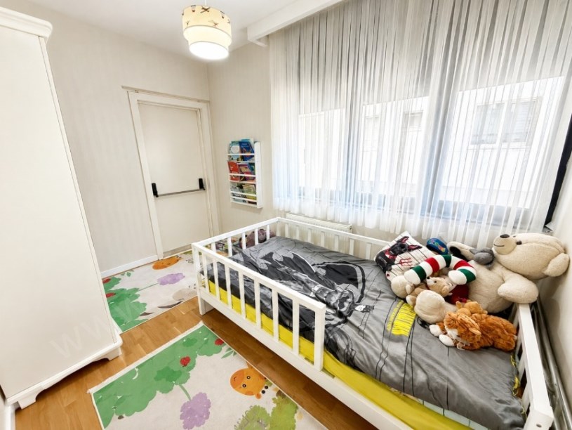 GÖZTEPE  ÖZGÜRLÜK PARKI VE MARMARAYA YAKIN 3+1 GÜNEY CEPHE BALKONLU DAİRE
