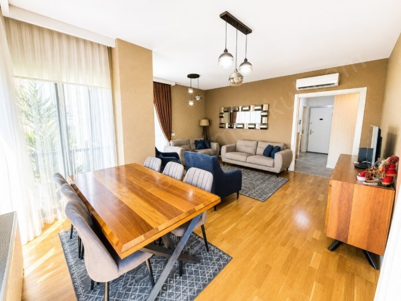 GÖZTEPE  ÖZGÜRLÜK PARKI VE MARMARAYA YAKIN 3+1 GÜNEY CEPHE BALKONLU DAİRE