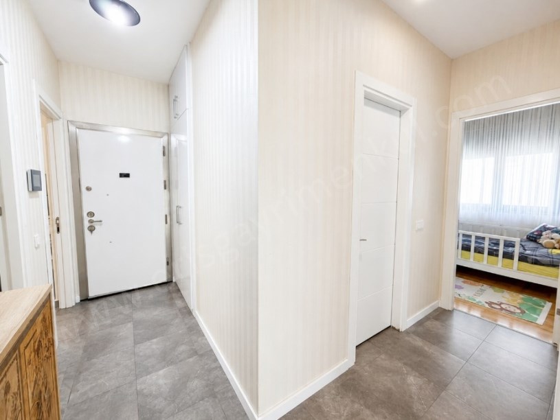 GÖZTEPE  ÖZGÜRLÜK PARKI VE MARMARAYA YAKIN 3+1 GÜNEY CEPHE BALKONLU DAİRE