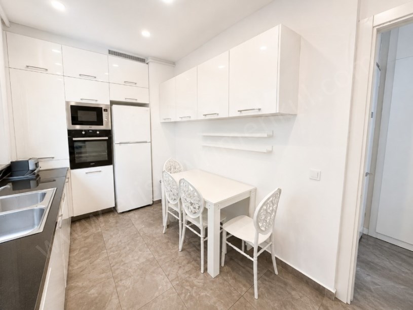 GÖZTEPE  ÖZGÜRLÜK PARKI VE MARMARAYA YAKIN 3+1 GÜNEY CEPHE BALKONLU DAİRE
