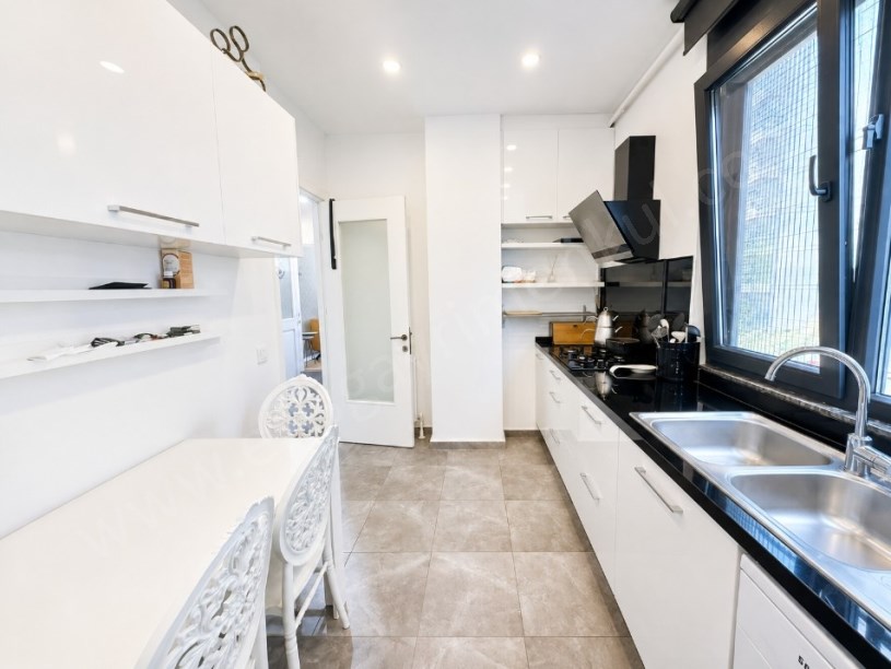 GÖZTEPE  ÖZGÜRLÜK PARKI VE MARMARAYA YAKIN 3+1 GÜNEY CEPHE BALKONLU DAİRE