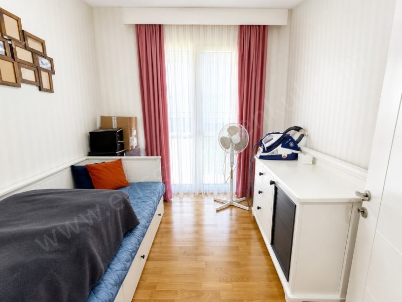GÖZTEPE  ÖZGÜRLÜK PARKI VE MARMARAYA YAKIN 3+1 GÜNEY CEPHE BALKONLU DAİRE