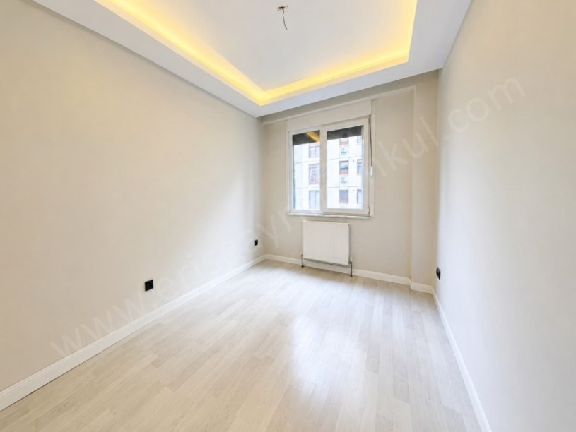 MİNİBÜS CAD. 3. BİNADA 2019 YAPIMI, İSKANLI, 80m2 2+1 BOŞ DAİRE