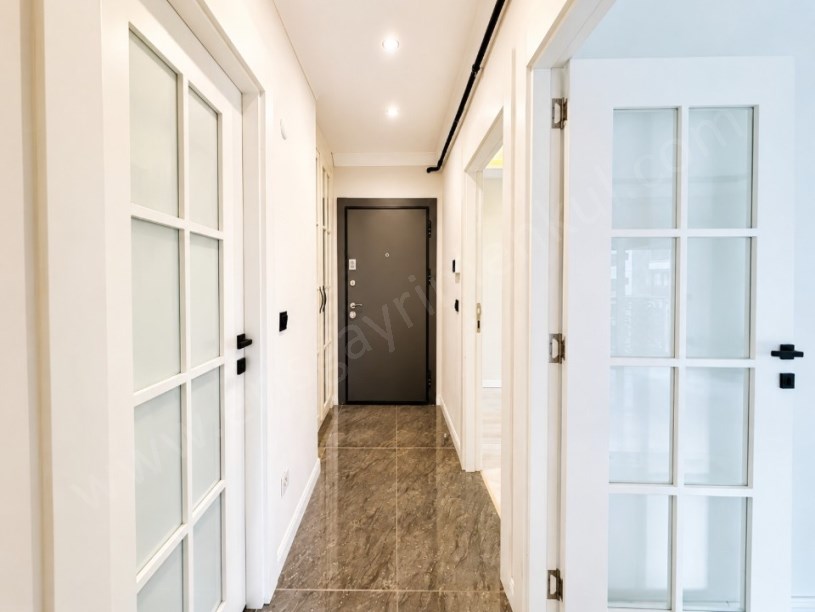 MİNİBÜS CAD. 3. BİNADA 2019 YAPIMI, İSKANLI, 80m2 2+1 BOŞ DAİRE