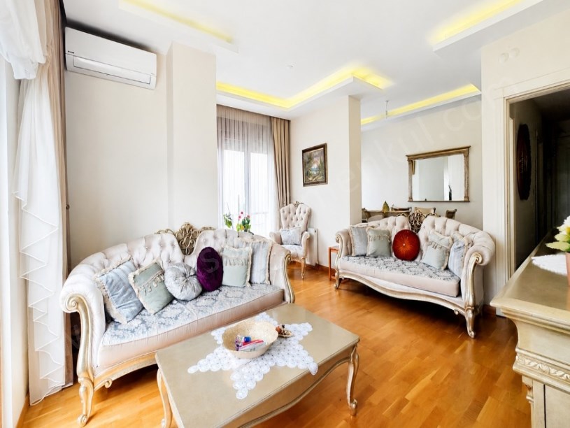 KOZYATAĞI SARIKANARYA SOKAK METROYA YAKIN 3+1 BALKONLU SATILIK DAİRE