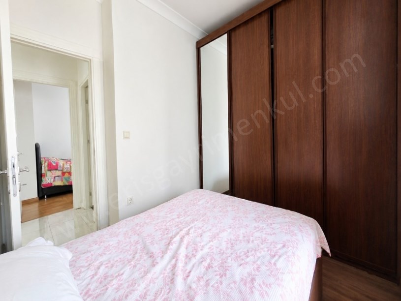 KOZYATAĞI SARIKANARYA SOKAK METROYA YAKIN 3+1 BALKONLU SATILIK DAİRE