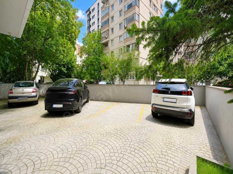KOZYATAĞI SARIKANARYA SOKAK METROYA YAKIN 3+1 BALKONLU SATILIK DAİRE