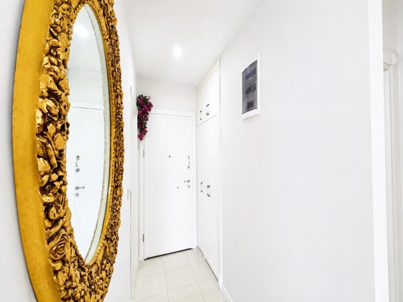 KOZYATAĞI SARIKANARYA SOKAK METROYA YAKIN 3+1 BALKONLU SATILIK DAİRE