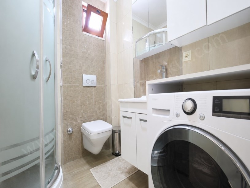 KOZYATAĞI SARIKANARYA SOKAK METROYA YAKIN 3+1 BALKONLU SATILIK DAİRE