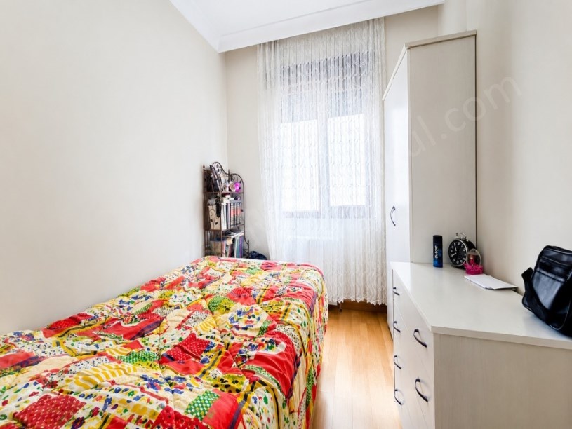 KOZYATAĞI SARIKANARYA SOKAK METROYA YAKIN 3+1 BALKONLU SATILIK DAİRE