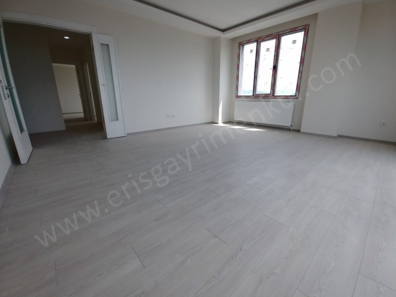 MİNİBÜS CAD. YAKINI HAVUZLU EBEVEYEN BANYOLU GÜNEY CEPHE BALKONLU 3+1 DAİRE