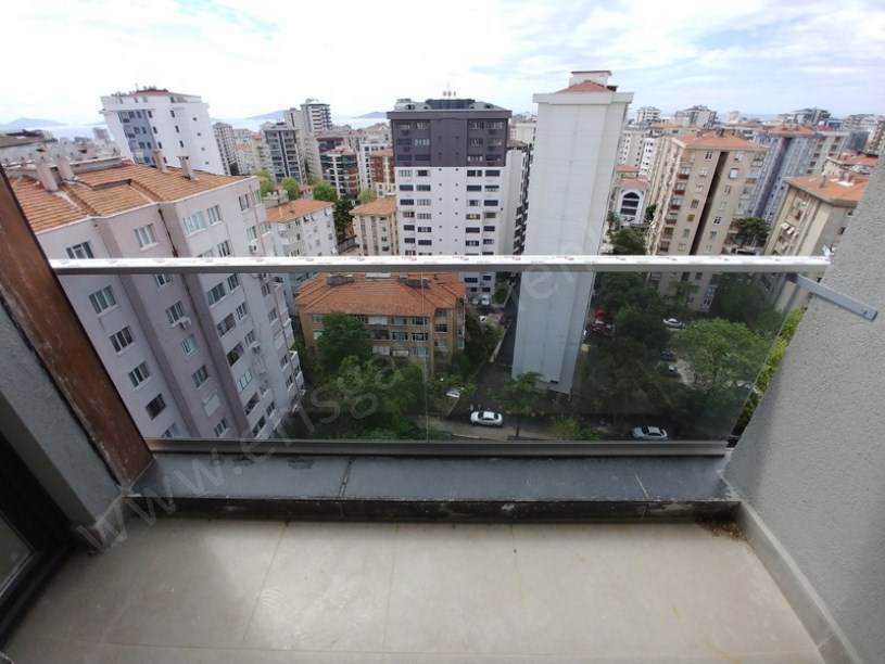 MİNİBÜS CAD. YAKINI HAVUZLU EBEVEYEN BANYOLU GÜNEY CEPHE BALKONLU 3+1 DAİRE