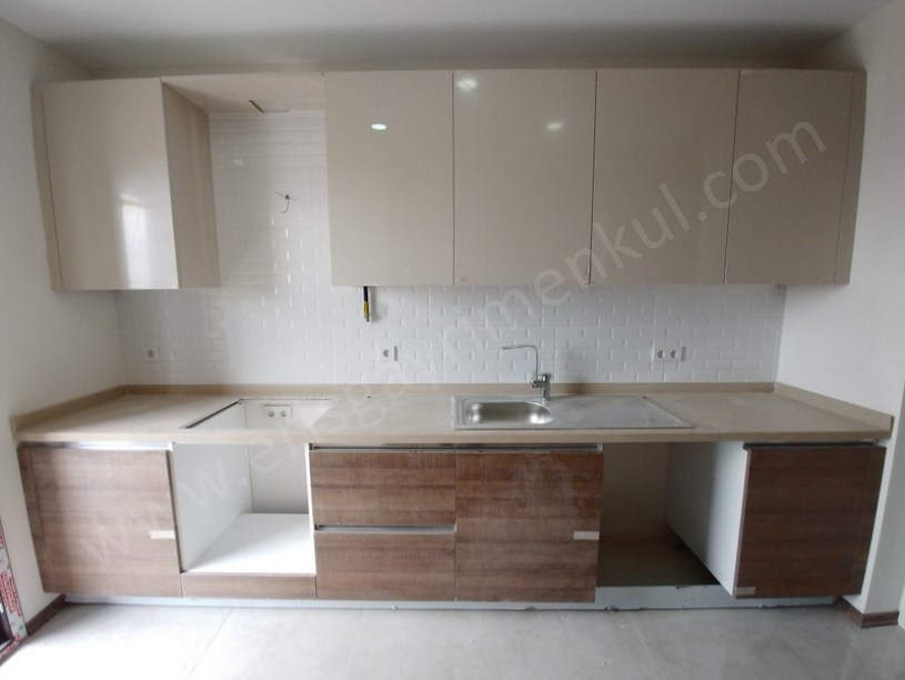 MİNİBÜS CAD. YAKINI HAVUZLU EBEVEYEN BANYOLU GÜNEY CEPHE BALKONLU 3+1 DAİRE