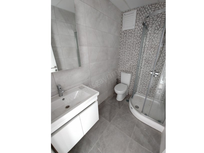 MİNİBÜS CAD. YAKINI HAVUZLU EBEVEYEN BANYOLU GÜNEY CEPHE BALKONLU 3+1 DAİRE