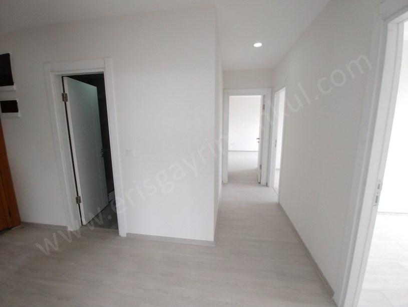 MİNİBÜS CAD. YAKINI HAVUZLU EBEVEYEN BANYOLU GÜNEY CEPHE BALKONLU 3+1 DAİRE