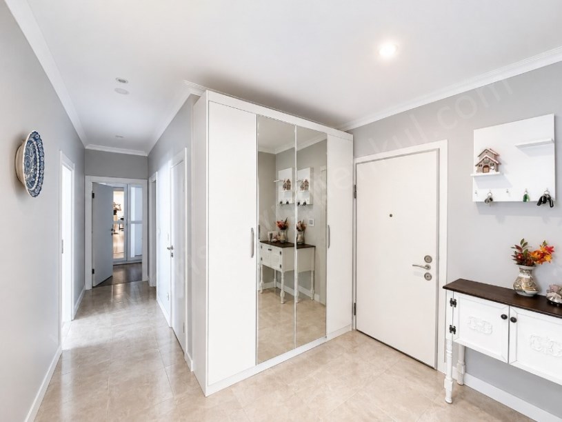 KOZYATAĞINDA 106 M2 NET 3+1  2 BALKON İSKANLI FIRSAT DAİRE