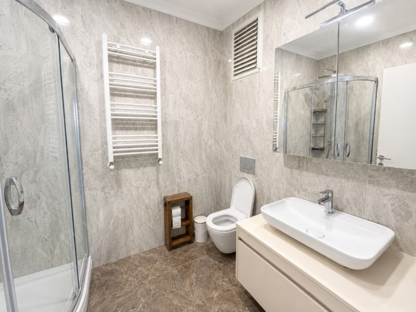 KOZYATAĞINDA 106 M2 NET 3+1  2 BALKON İSKANLI FIRSAT DAİRE