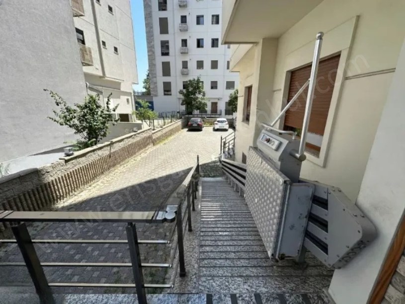 SUADİYE DE KOMBİLİ BALKONLU EBEVEYNLİ BOŞ 9 YAŞINDA 3+1 DAİRE
