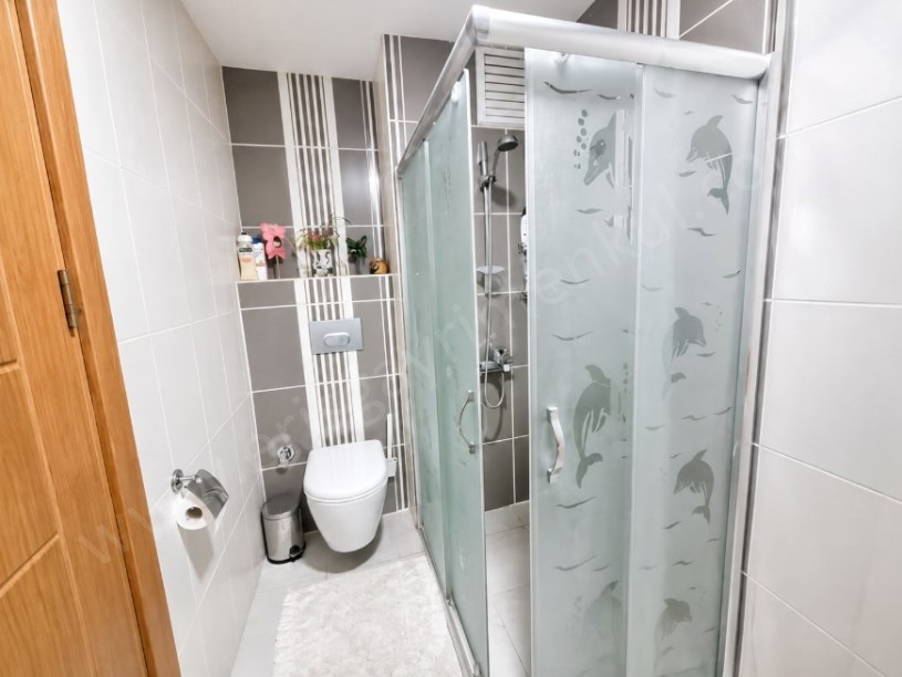 KADIKÖY ÜSKÜDAR ACIBADEMDE SATILIK 3+1 SİTE İÇİ FERAH BAKIMLI MUHTEŞEM DAİRE