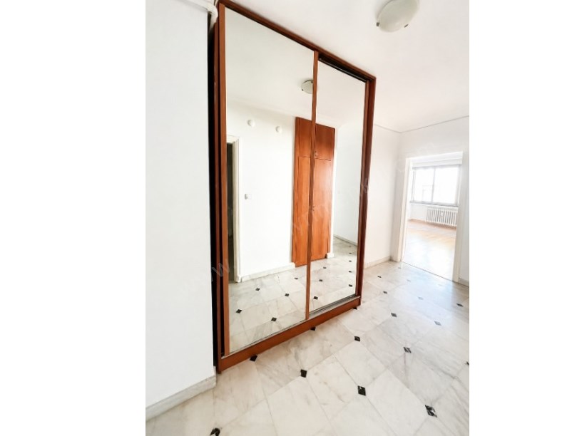 KADIKÖY ÜSKÜDAR ACIBADEM SİTE ÖZELLİKLİ MASRAFSIZ GENİŞ BAKIMLI BOŞ DAİRE