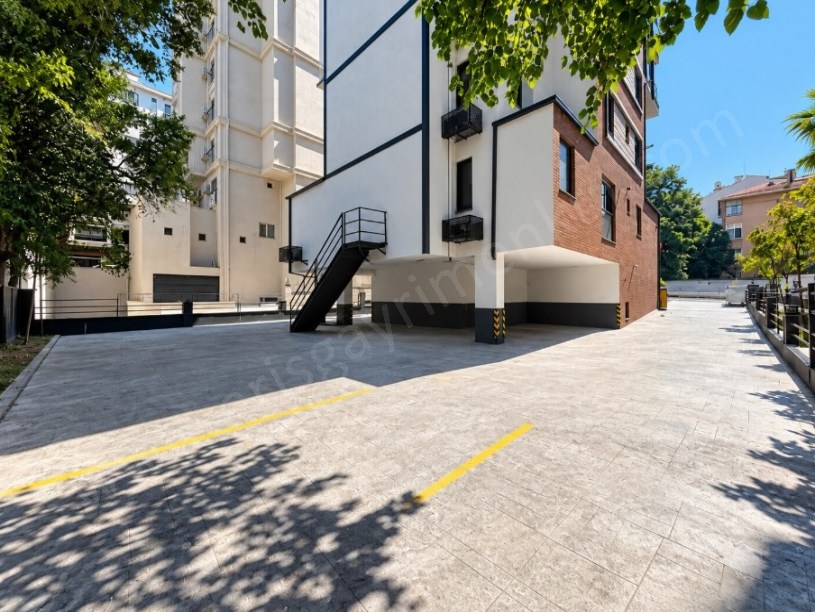 KADIKÖY SUADİYE EMİN ALİ PAŞA CADDESİ 2+1 SATILIK DAİRE