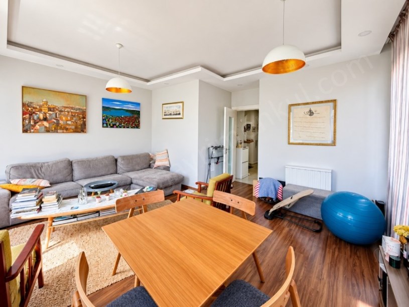 KOZYATAĞI MİNİBÜS CAD YAKINI 2+1 ÖN CEPHE SATILIK DAİRE