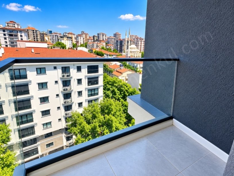 SUADİYE EMİN ALİ PAŞA CAD.SIFIR BİNADA BALKONLU 2+1 DAİRE