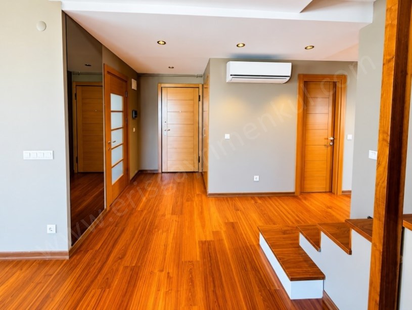 BOSTANCIDA KAPANMAZ DENİZ MANZARALI 4+2 ALTERNATİFSİZ DUBLEKS DAİRE