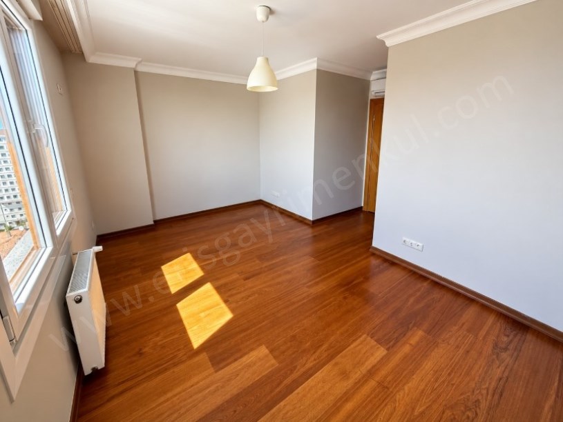 BOSTANCIDA KAPANMAZ DENİZ MANZARALI 4+2 ALTERNATİFSİZ DUBLEKS DAİRE