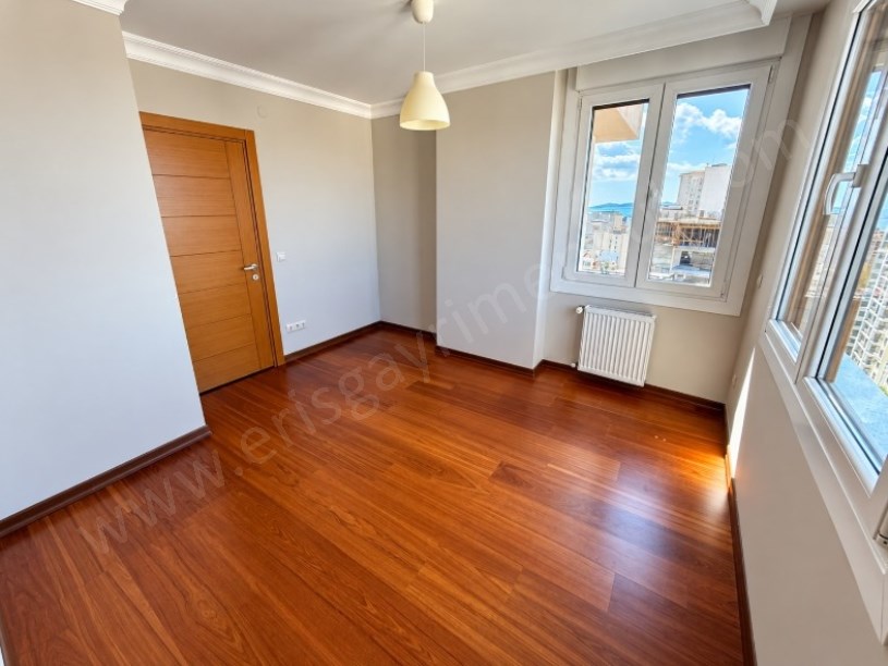 BOSTANCIDA KAPANMAZ DENİZ MANZARALI 4+2 ALTERNATİFSİZ DUBLEKS DAİRE
