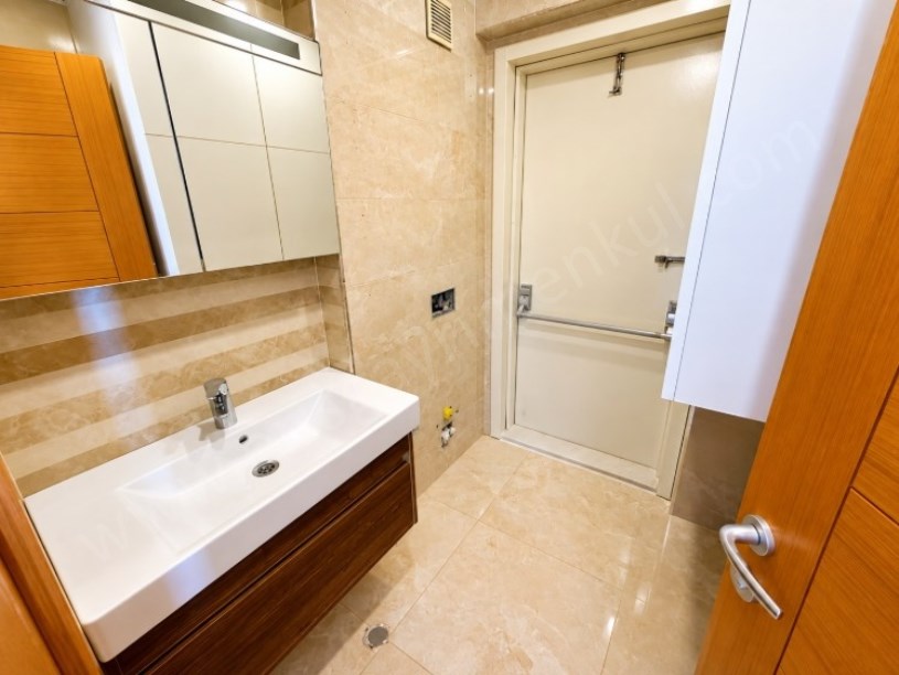 BOSTANCIDA KAPANMAZ DENİZ MANZARALI 4+2 ALTERNATİFSİZ DUBLEKS DAİRE