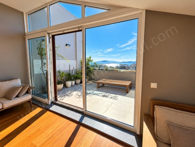 BOSTANCIDA KAPANMAZ DENİZ MANZARALI 4+2 ALTERNATİFSİZ DUBLEKS DAİRE