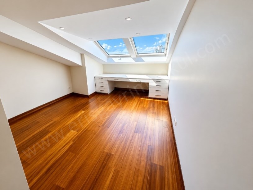 BOSTANCIDA KAPANMAZ DENİZ MANZARALI 4+2 ALTERNATİFSİZ DUBLEKS DAİRE