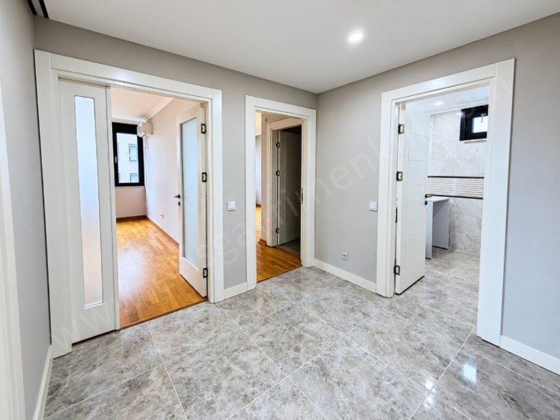 BOSTANCI SAFİR SİTESİNDE EBEVEYN BANYOLU BALKONLU  2+1 SATILIK DAİRE