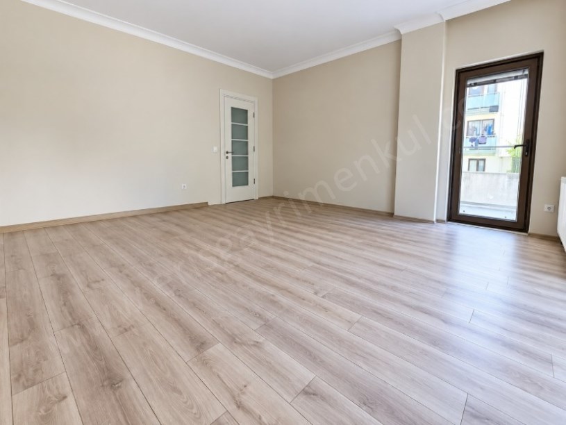 Erenköyde Sıfır 3+1 Balkonlu Daire 7 Katlı Binada Satılık Daire