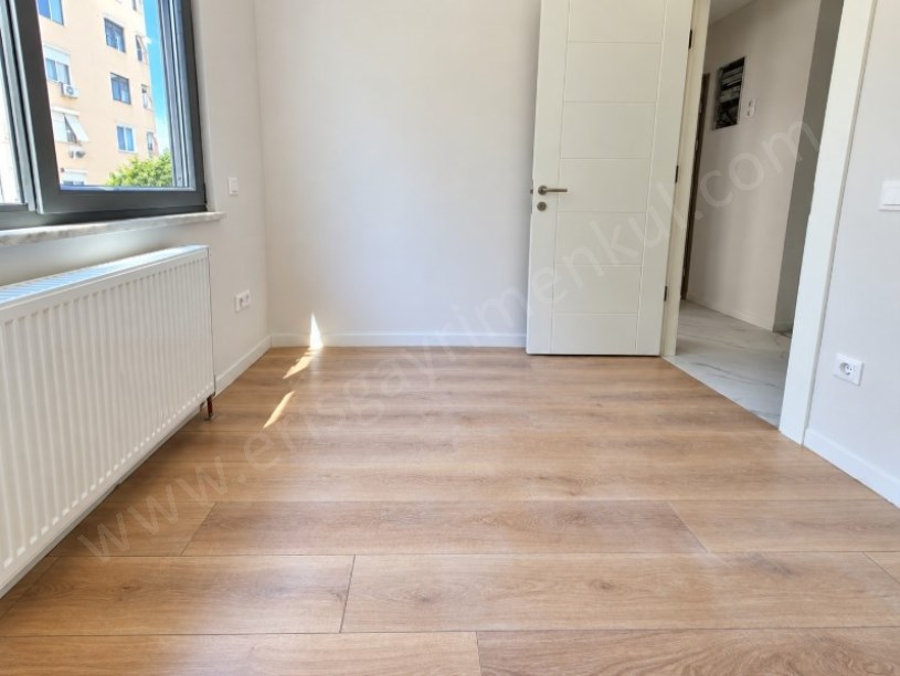 Erenköyde Sıfır 3+1 Balkonlu Daire 7 Katlı Binada Satılık Daire