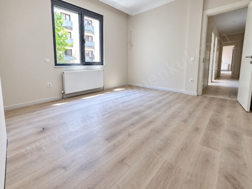 Erenköyde Sıfır 3+1 Balkonlu Daire 7 Katlı Binada Satılık Daire