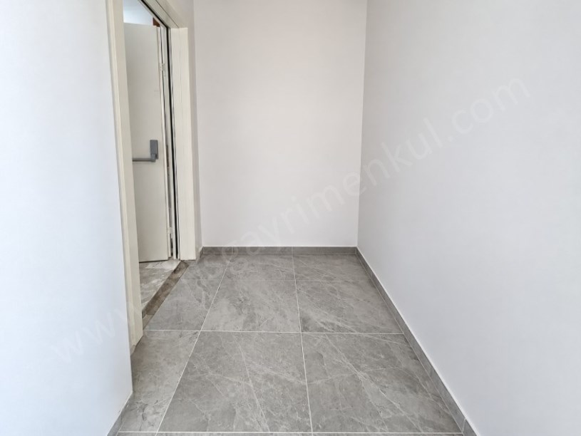 Erenköyde Sıfır 3+1 Balkonlu Daire 7 Katlı Binada Satılık Daire