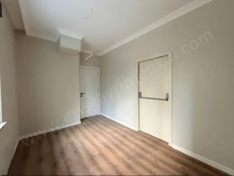 Kozyatağı  Şenesenevler de Sıfır Yerden Isıtmalı Sıfır 2+1 Daire