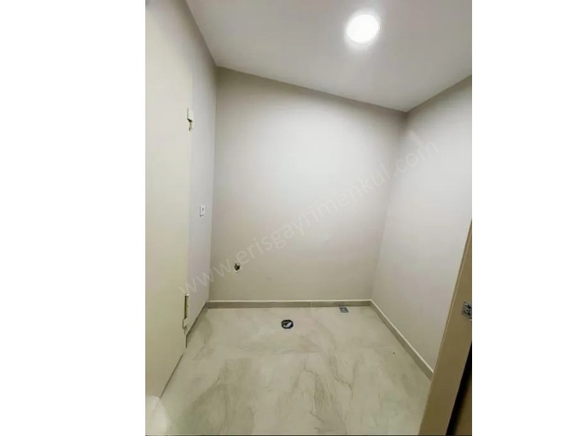 Kozyatağı  Şenesenevler de Sıfır Yerden Isıtmalı Sıfır 2+1 Daire