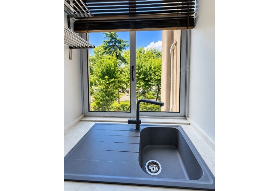 KOZYATAĞI 19 MAYIS MAH.3+1 PARK MANZARALI BAKIMLI SATILIK DAİRE.